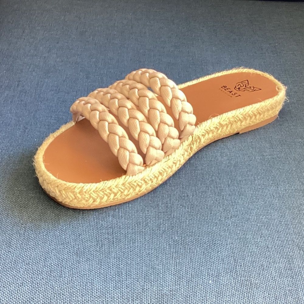 Beast Fashion Espadrille Mule NWT 5.5